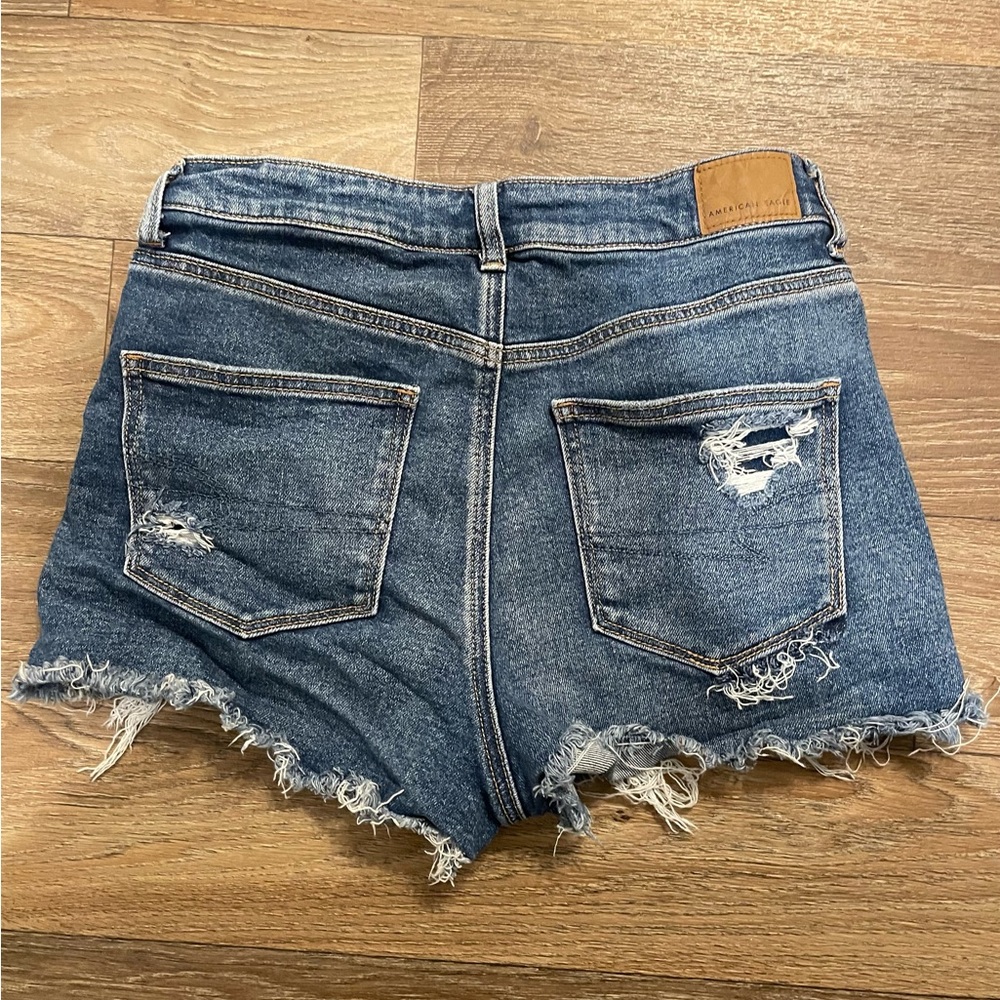 Shorts - Picture 3 of 3